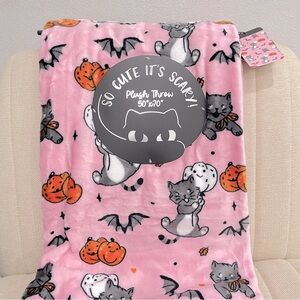 NEW‎ Halloween Cute Pink Cats Playing Bats Pumpkin Fall Leaves Throw Blanket